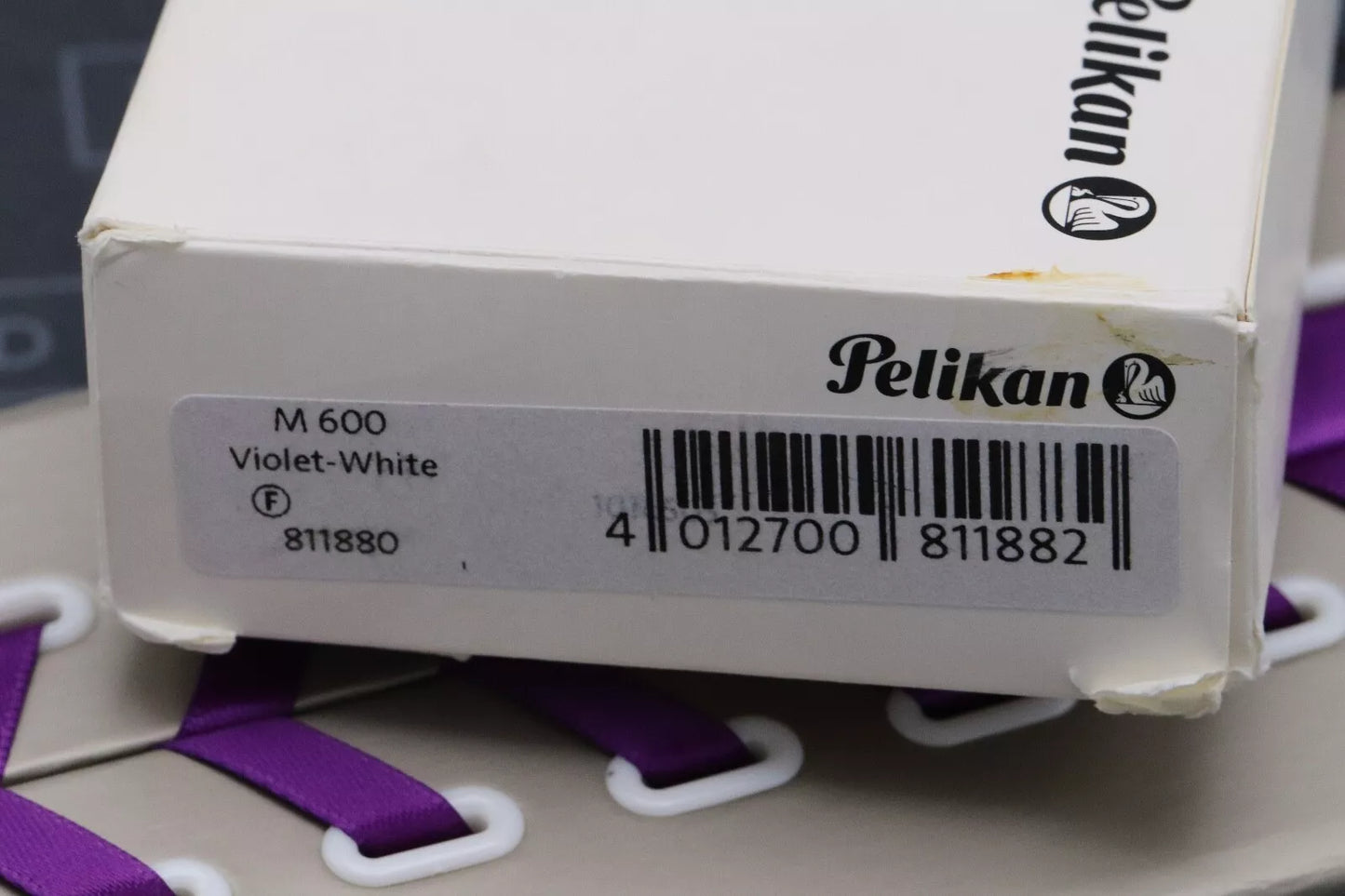 Pelikan Souveran M600 Violet White Special Edition Fountain Pen - Fine Nib image 7