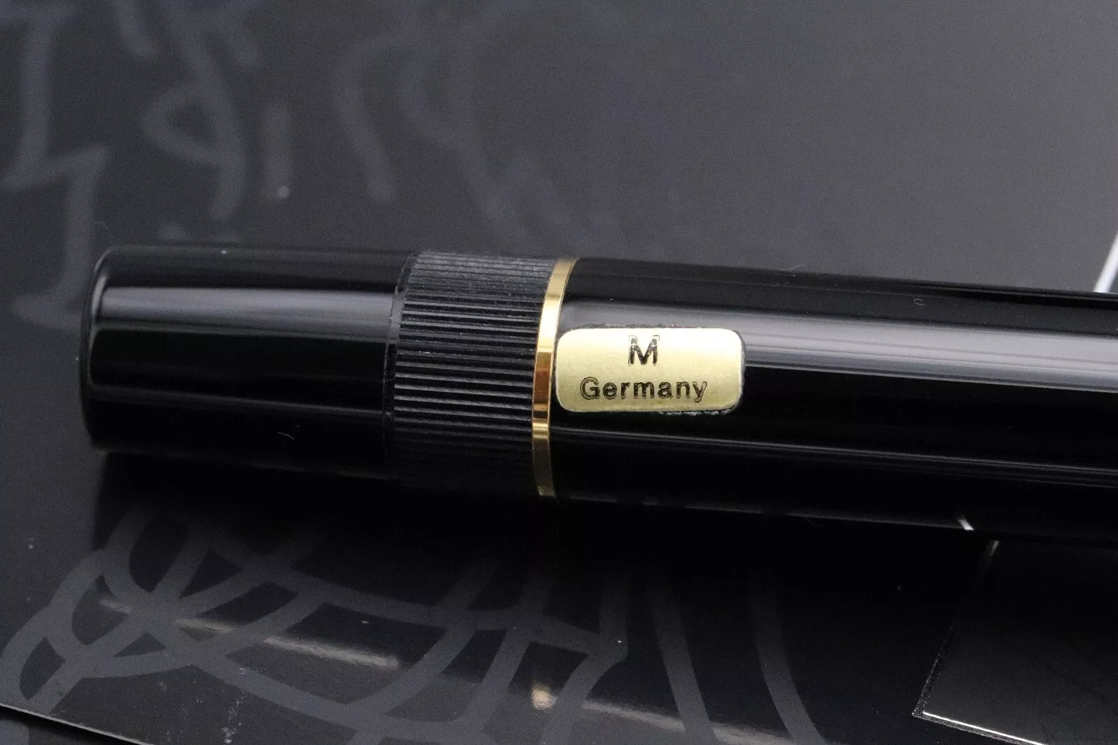 Montblanc Writers Edition Imperial Dragon Solid Gold 888 Fountain Pen - UNUSED image 8