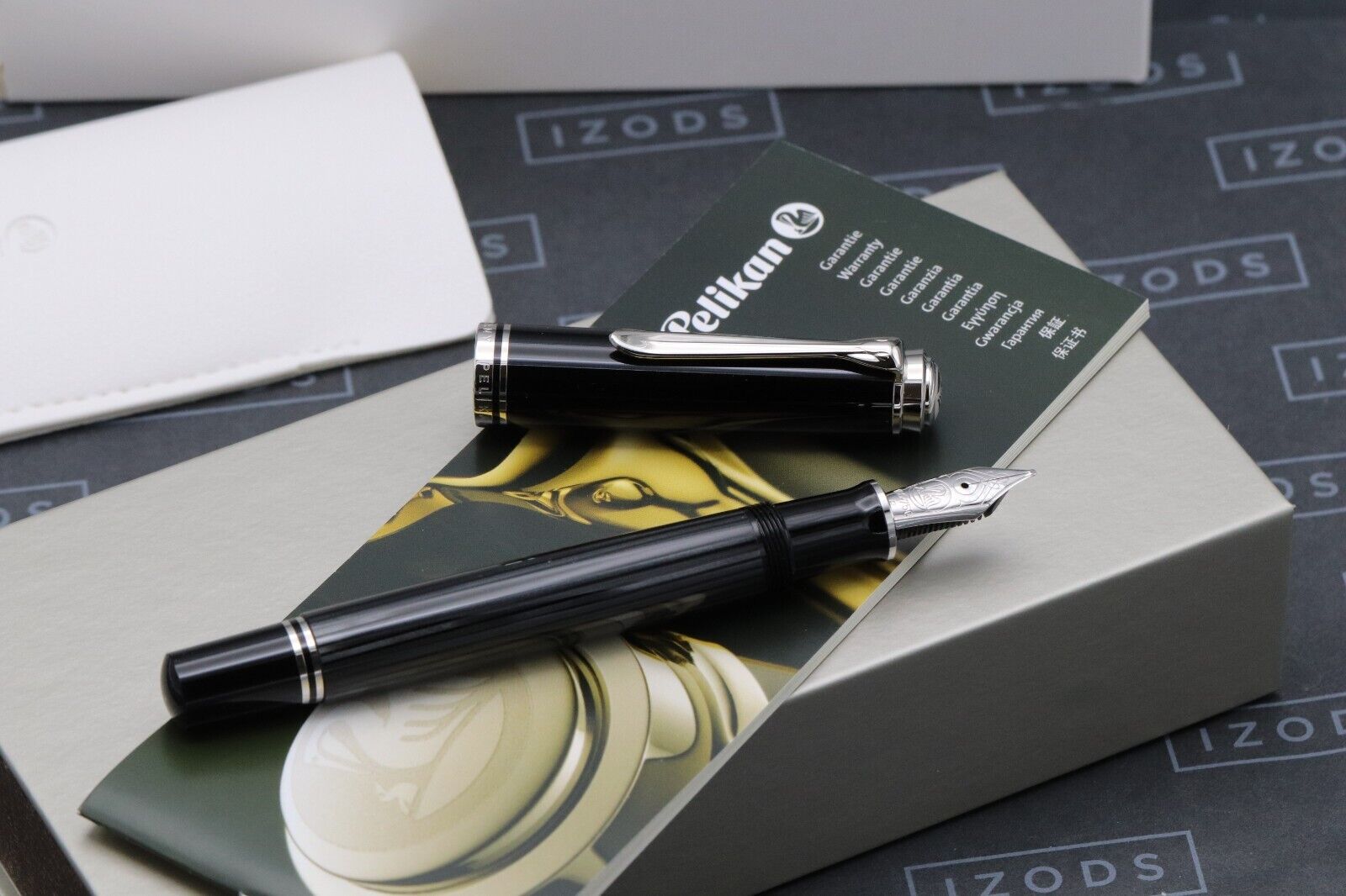 Pelikan Souveran M805 Stresemann Fountain Pen - Broad Nib image 1