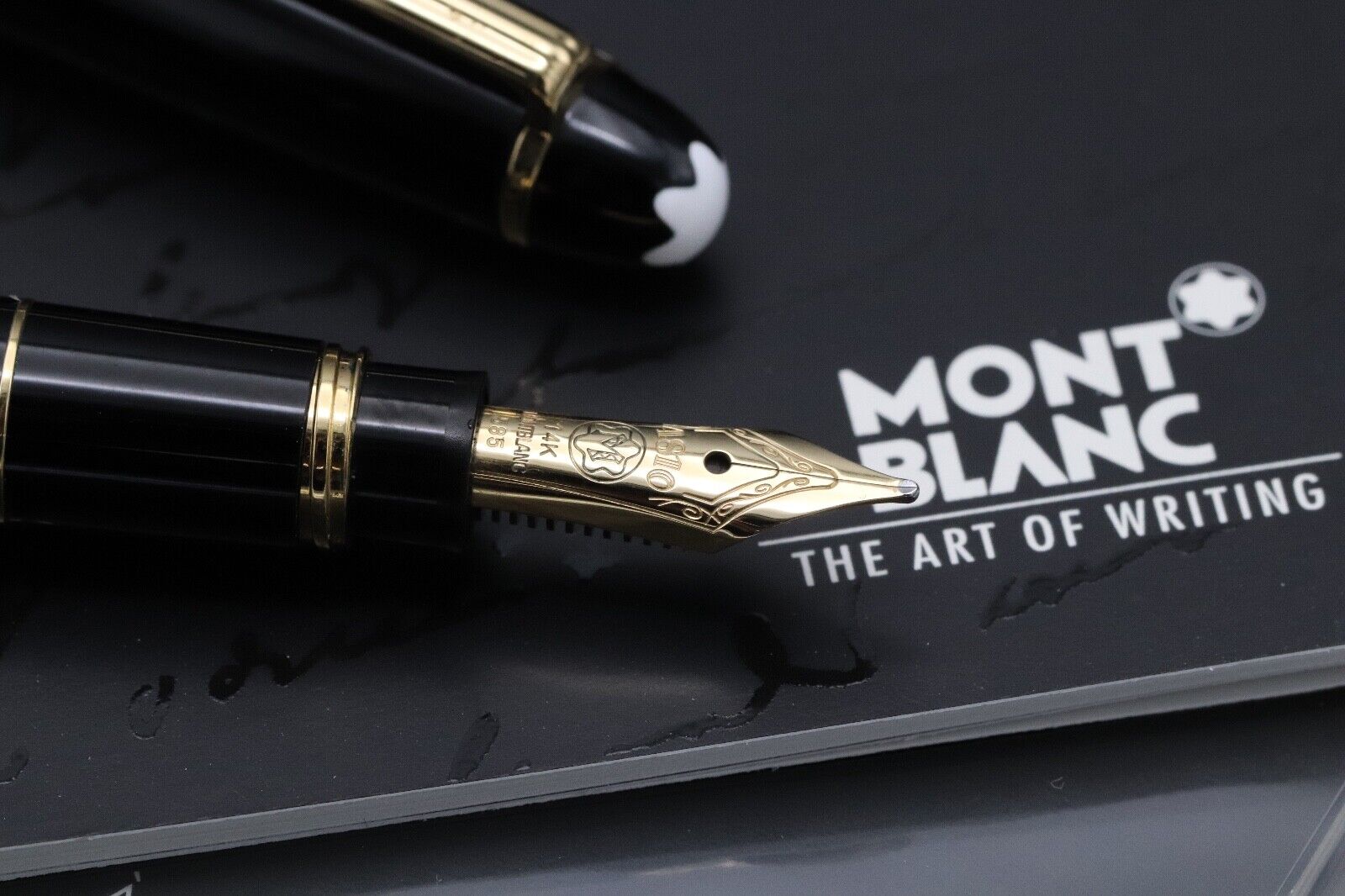 Montblanc Meisterstück 114 Mozart Gold-Coated Fountain Pen image 2