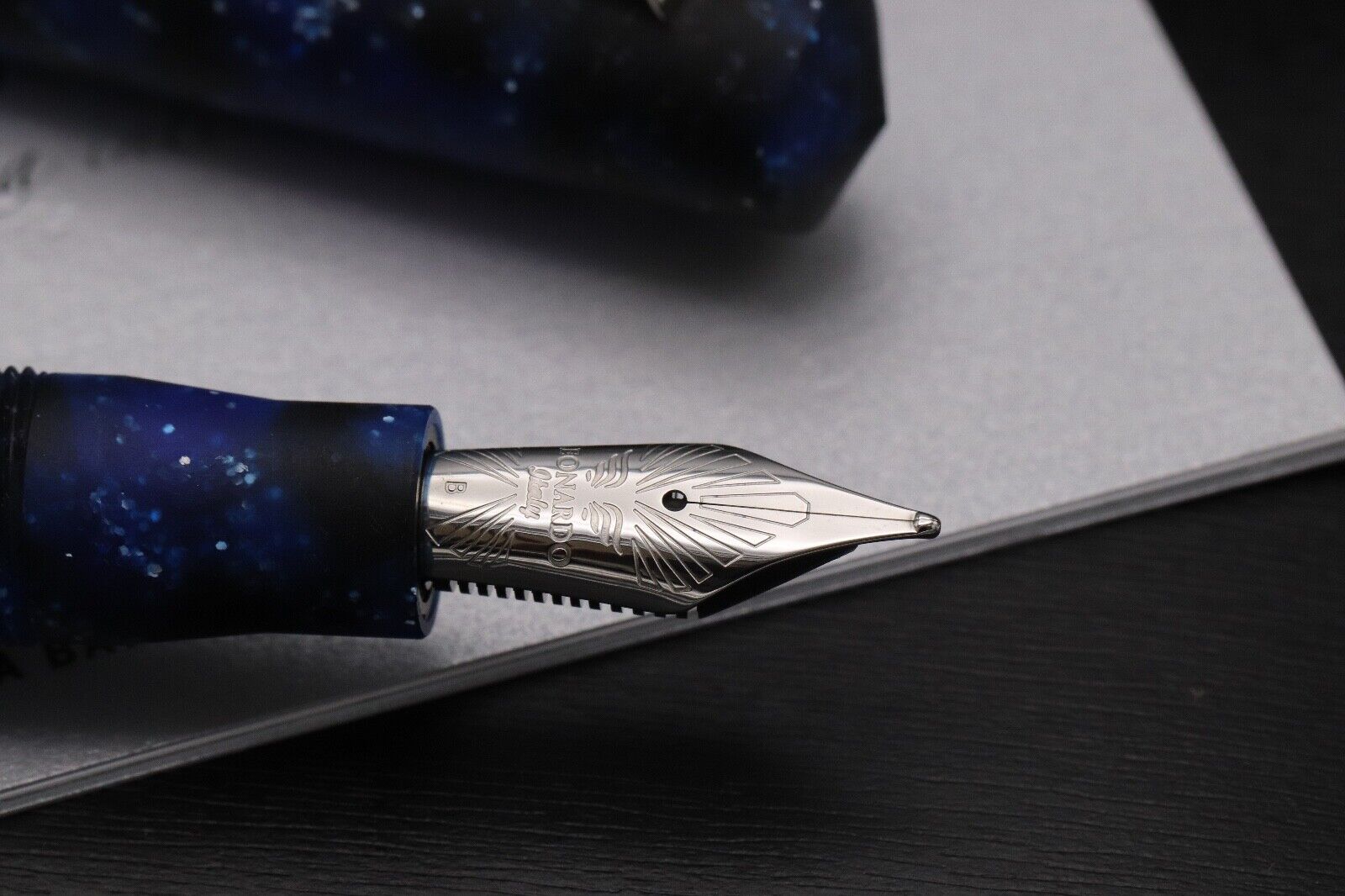 Leonardo x Stilo e Stile Momento Zero Cometa Fountain Pen - Broad Nib image 2