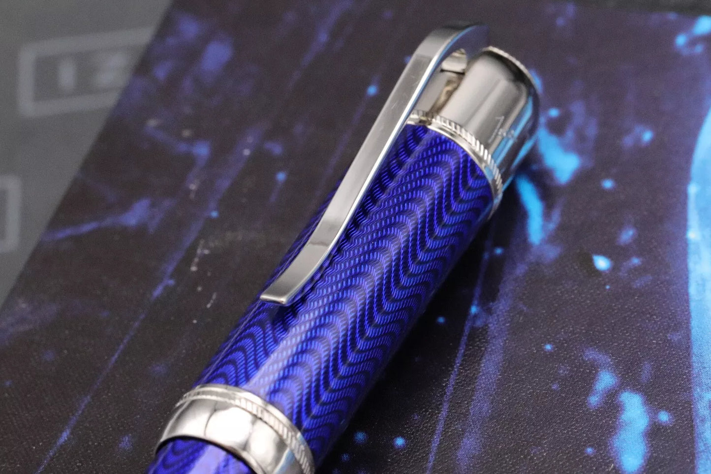 Montblanc Writers Edition Jules Verne Fountain Pen image 6
