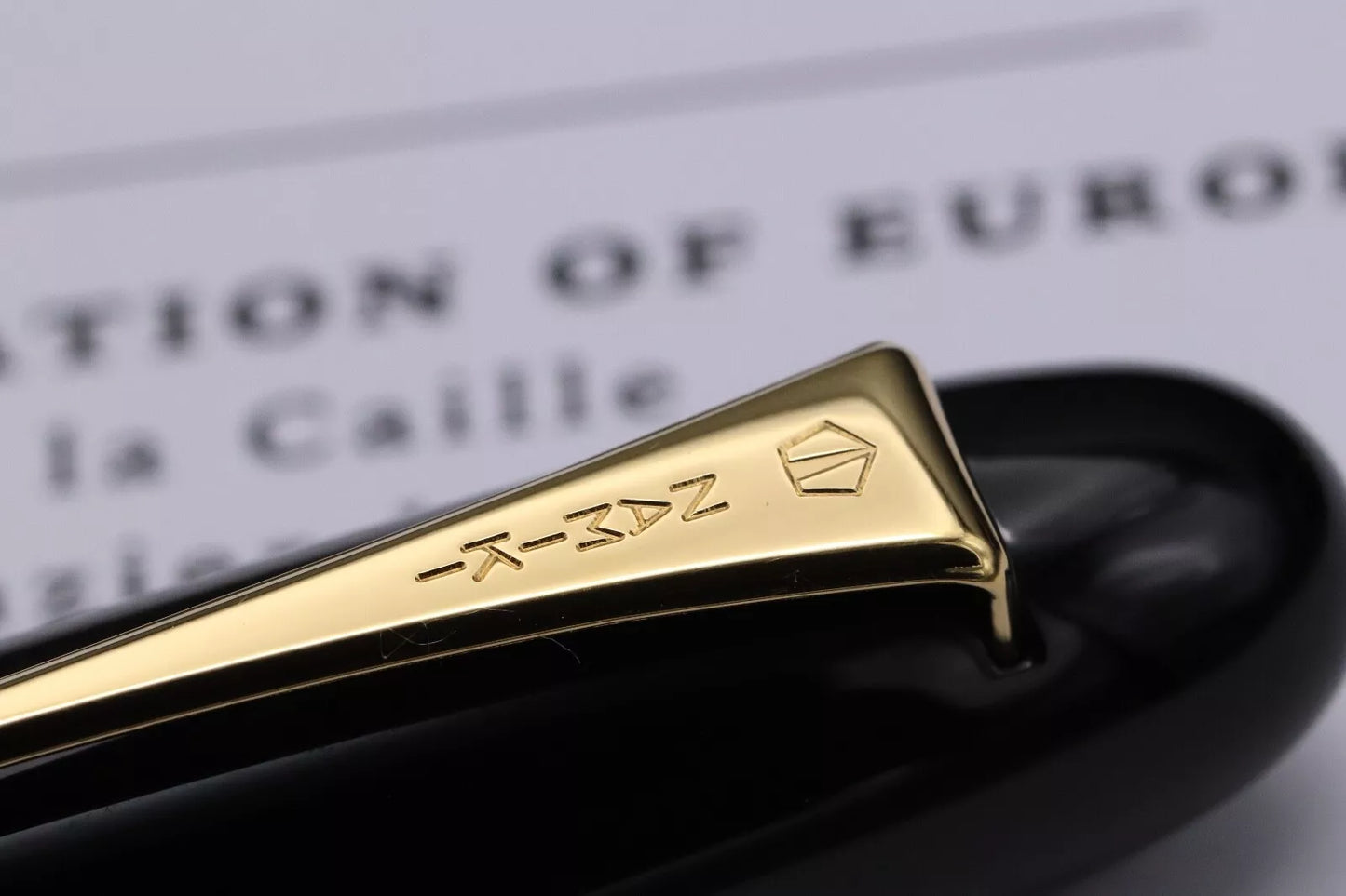 Namiki Yukari Royale Black Urushi Fountain Pen - Broad Nib image 5