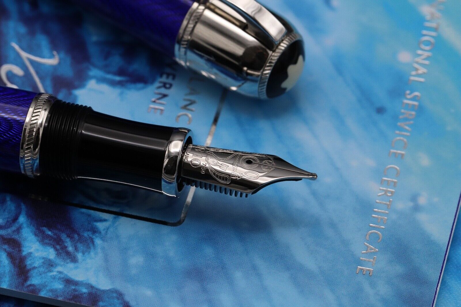Montblanc Writers Edition Jules Verne Fountain Pen - UNUSED image 2