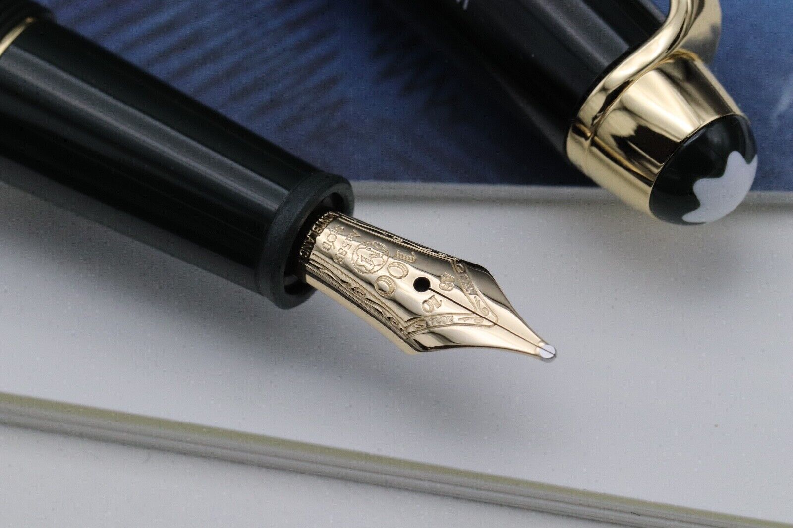 Montblanc Meisterstuck Classique 'Origin Collection' Green Fountain Pen - UNUSED image 2