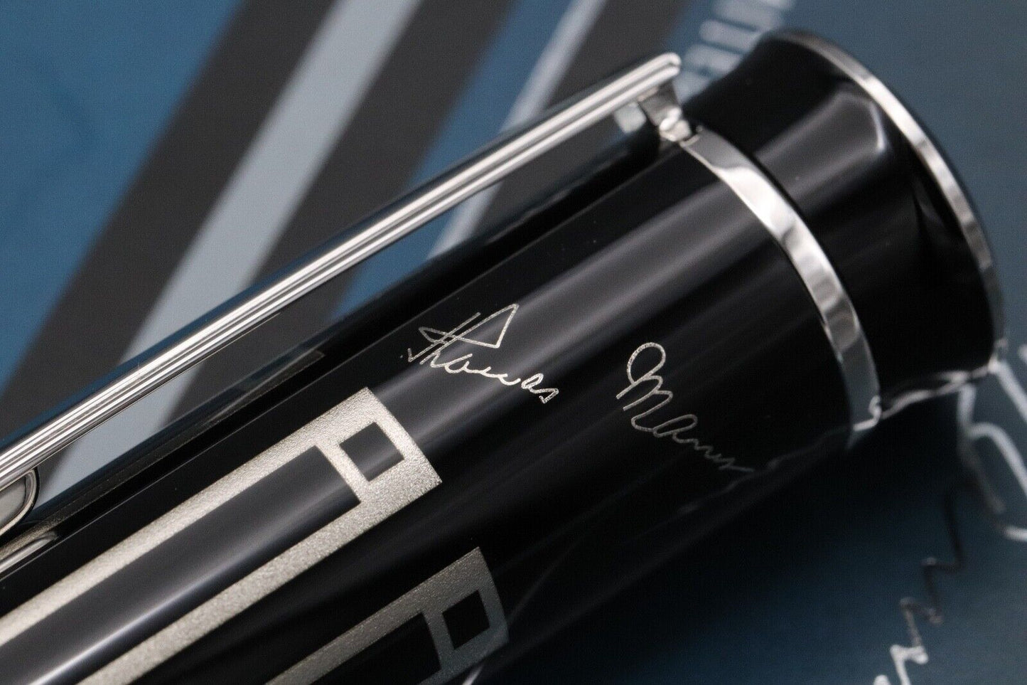 Montblanc Writers Edition Thomas Mann Fountain Pen - UNUSED image 4