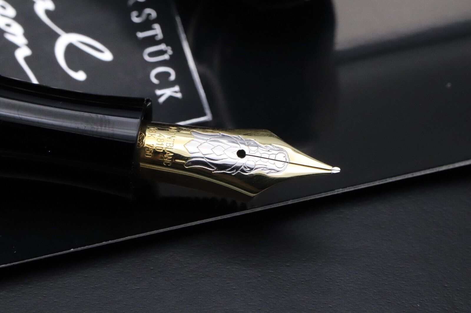 Montblanc Writers Edition Imperial Dragon Fountain Pen - NEVER INKED image 2