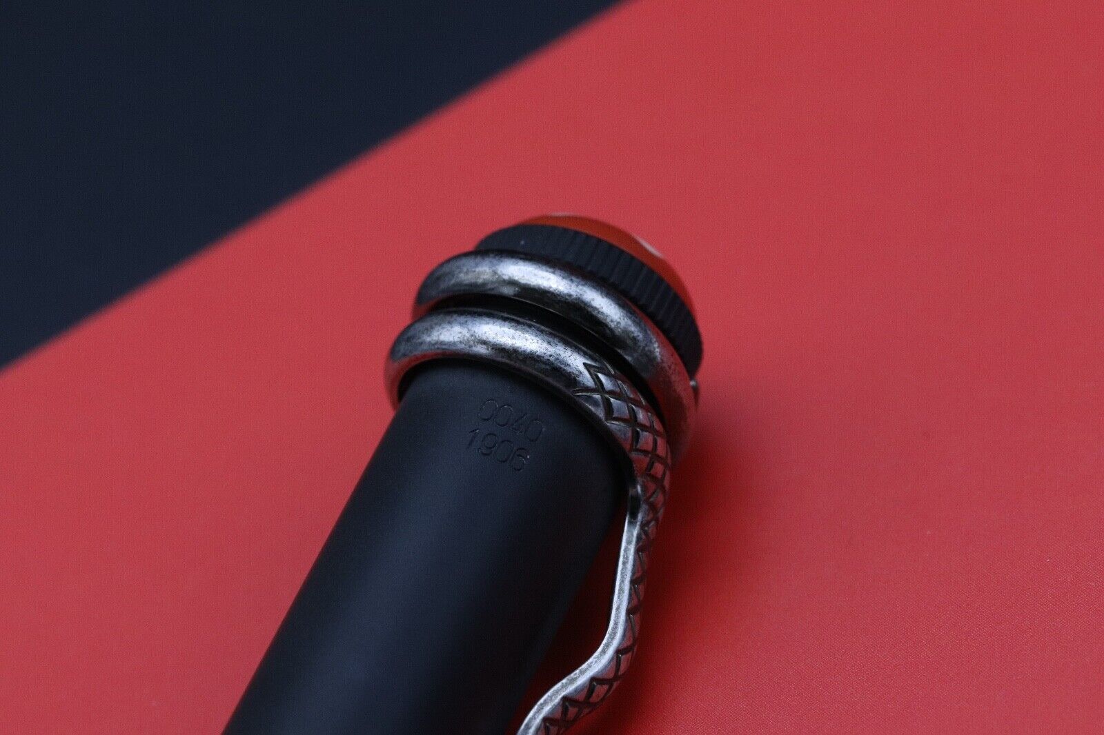 Montblanc Heritage Rouge et Noir Ebonite LE1906 Rollerball Pen - 0040 /1906 image 4