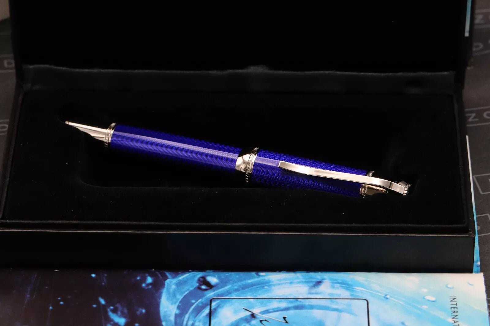 Montblanc Writers Edition Jules Verne Fountain Pen - UNUSED image 9