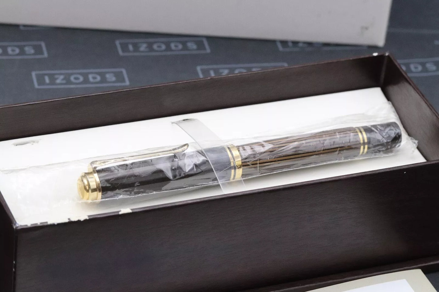 Pelikan Souveran M800 Brown Black Special Edition Fountain Pen - Fine Nib image 7