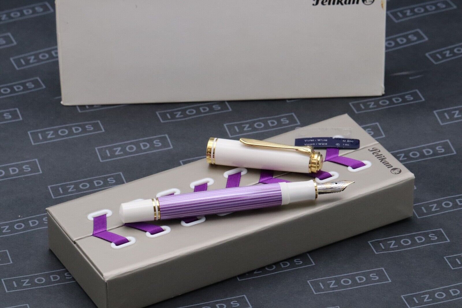 Pelikan Souveran M600 Violet White Special Edition Fountain Pen - Fine Nib image 0