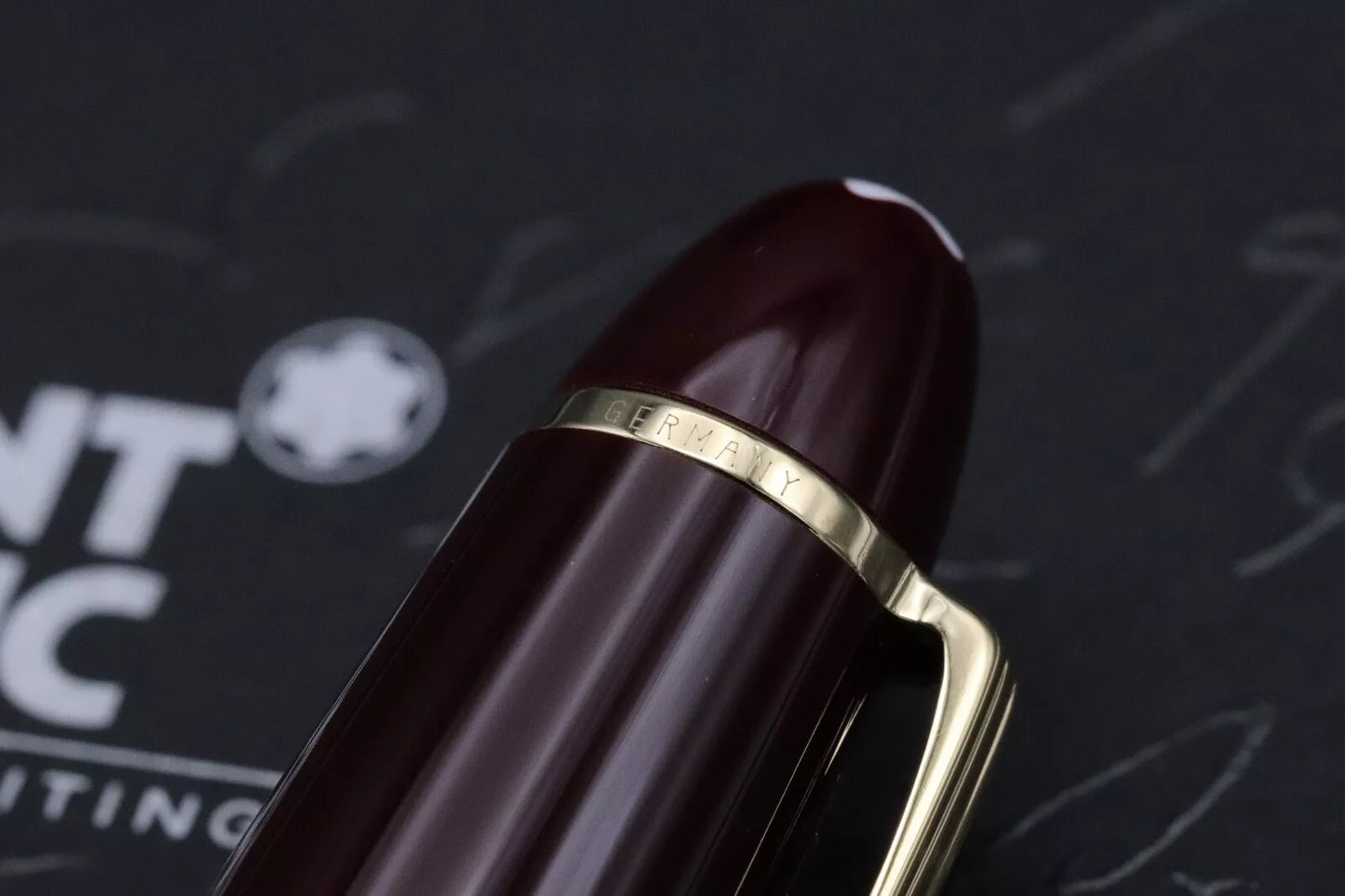 Montblanc Meisterstuck 147 Traveller Bordeaux Fountain Pen - UNUSED image 7