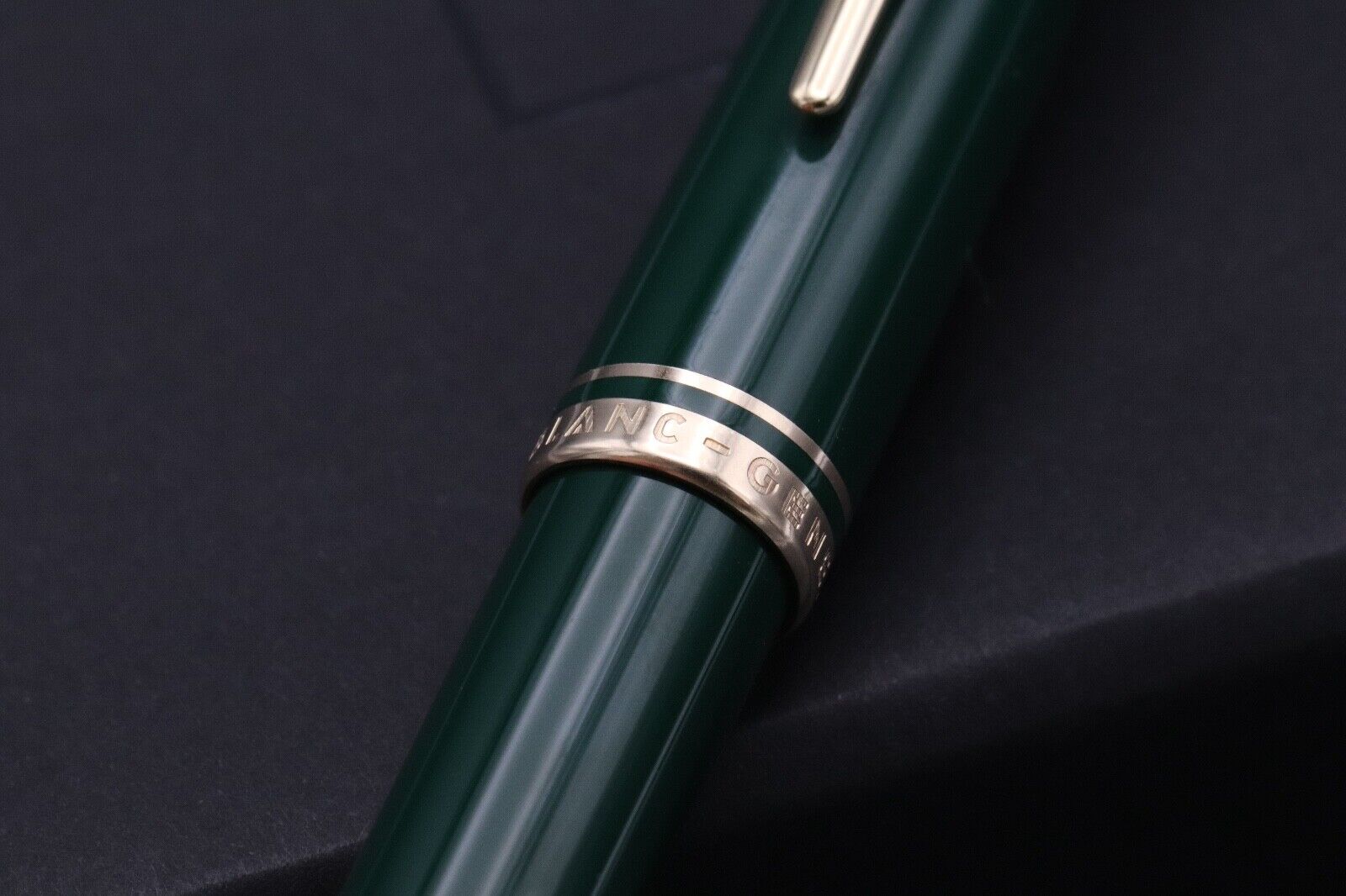 Montblanc Generation Green Rollerball / Fineliner Pen image 3