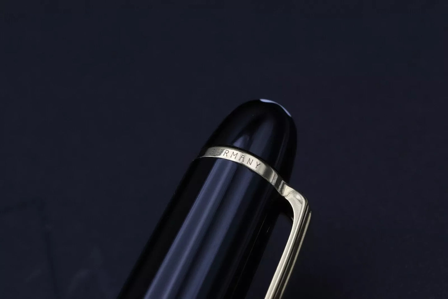 Montblanc Meisterstuck 145 Classique Gold Coated Fountain Pen image 5
