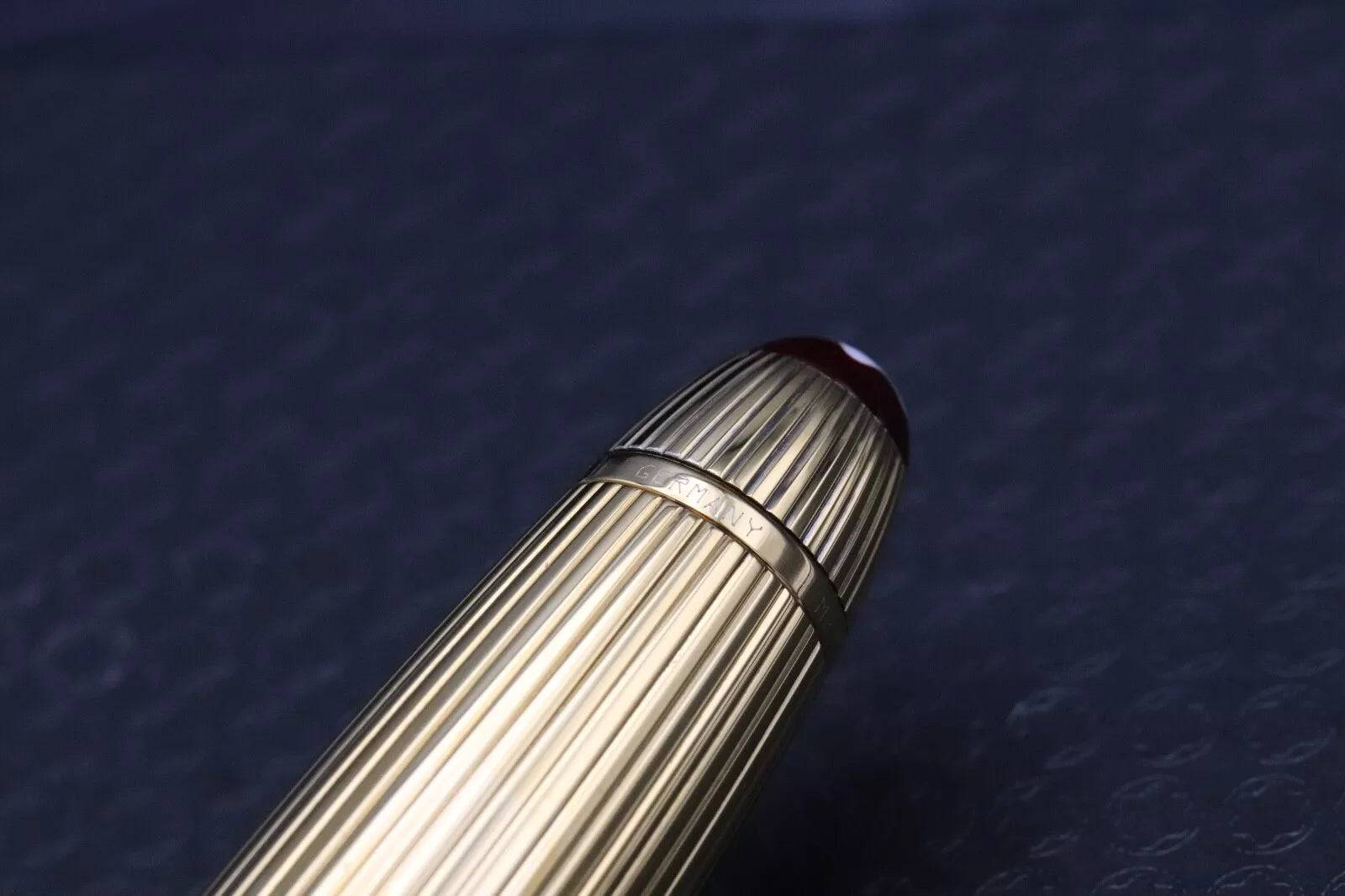 Montblanc Meisterstuck Traveller Bordeaux Vermeil Fountain Pen with Pouch image 9
