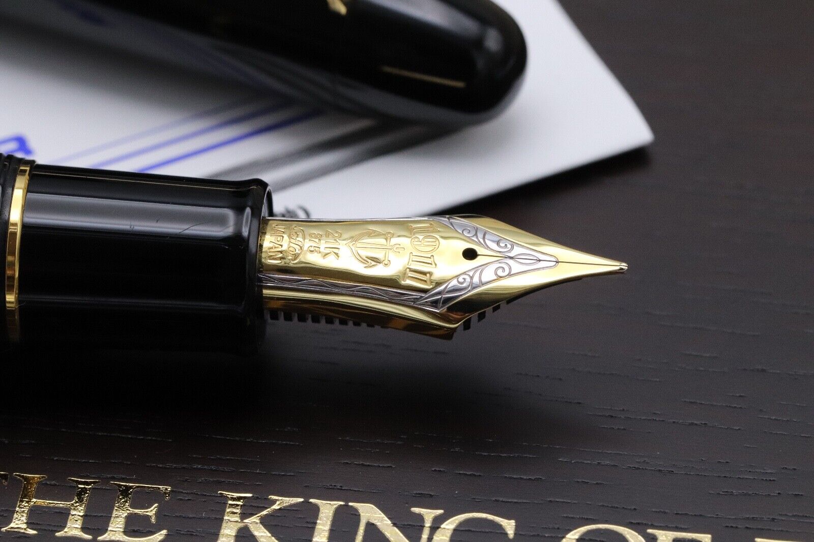 Sailor King of Pen Black Ebonite Gold Trim Fountain Pen - Broad Nib image 2