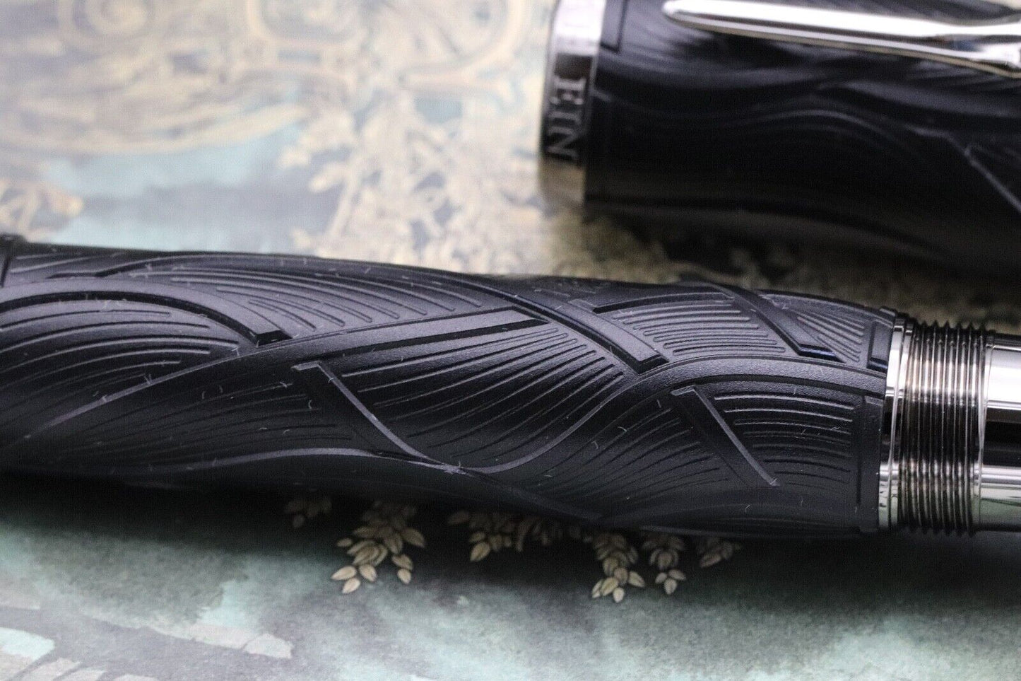 Montblanc Writers Edition Homage to Brothers Grimm Fountain Pen - UNUSED image 5