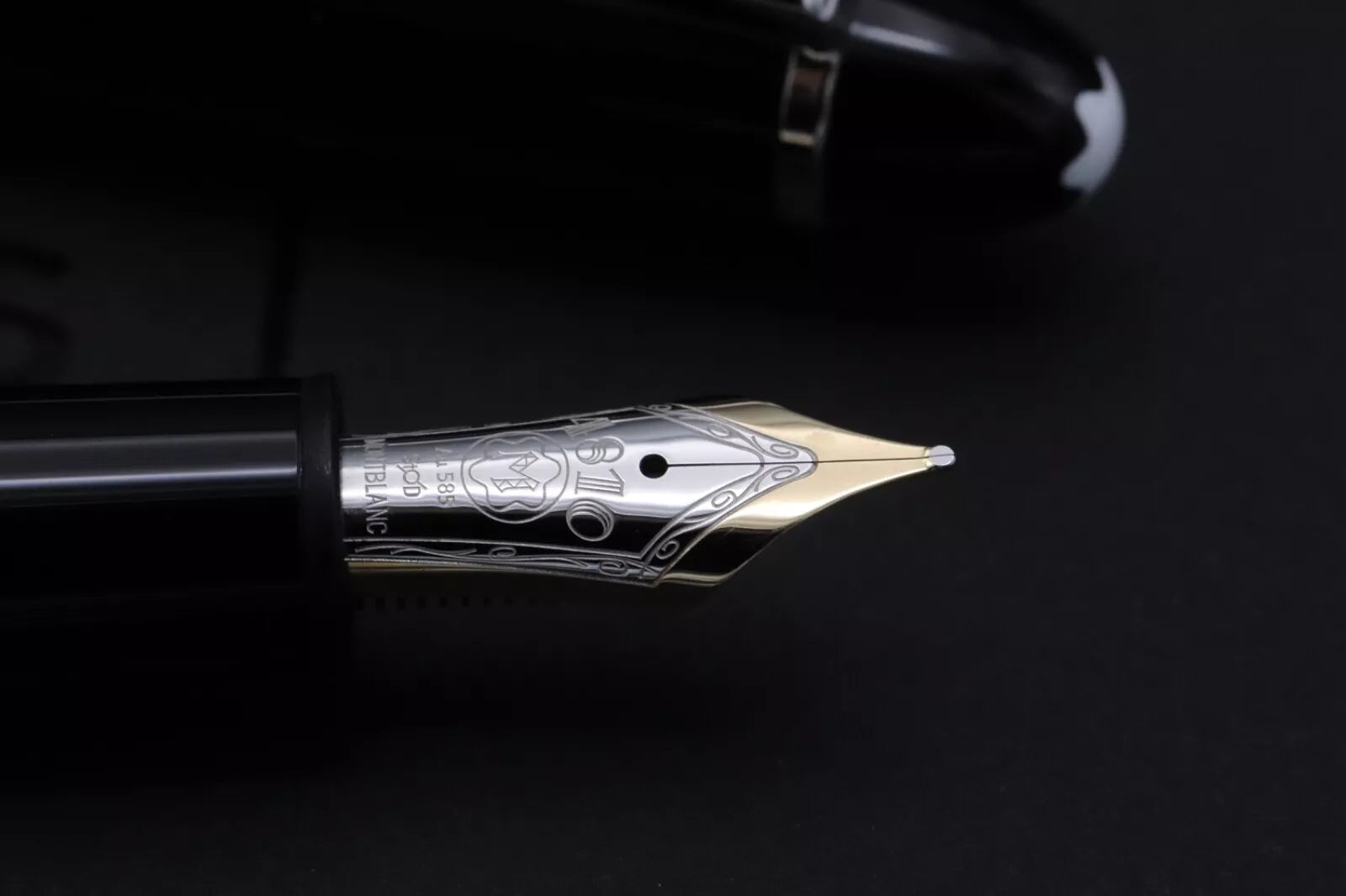 Montblanc Meisterstuck 146 LeGrand Platinum-Coated Fountain Pen image 4