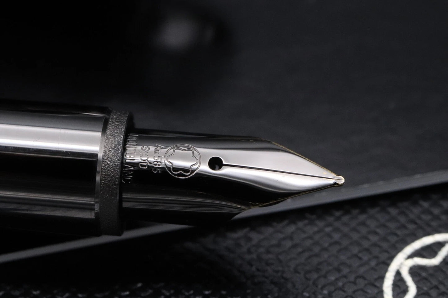 Montblanc Starwalker Black Ceramics Fountain Pen image 2