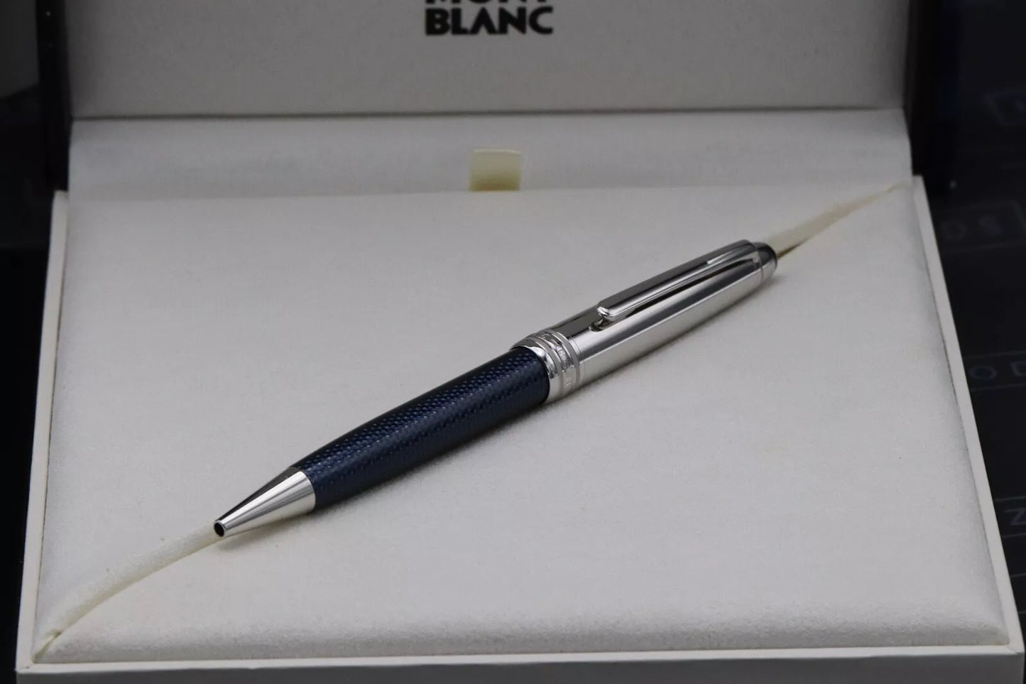 Montblanc Meisterstück Classique Blue Hour Doue Ballpoint Pen image 5