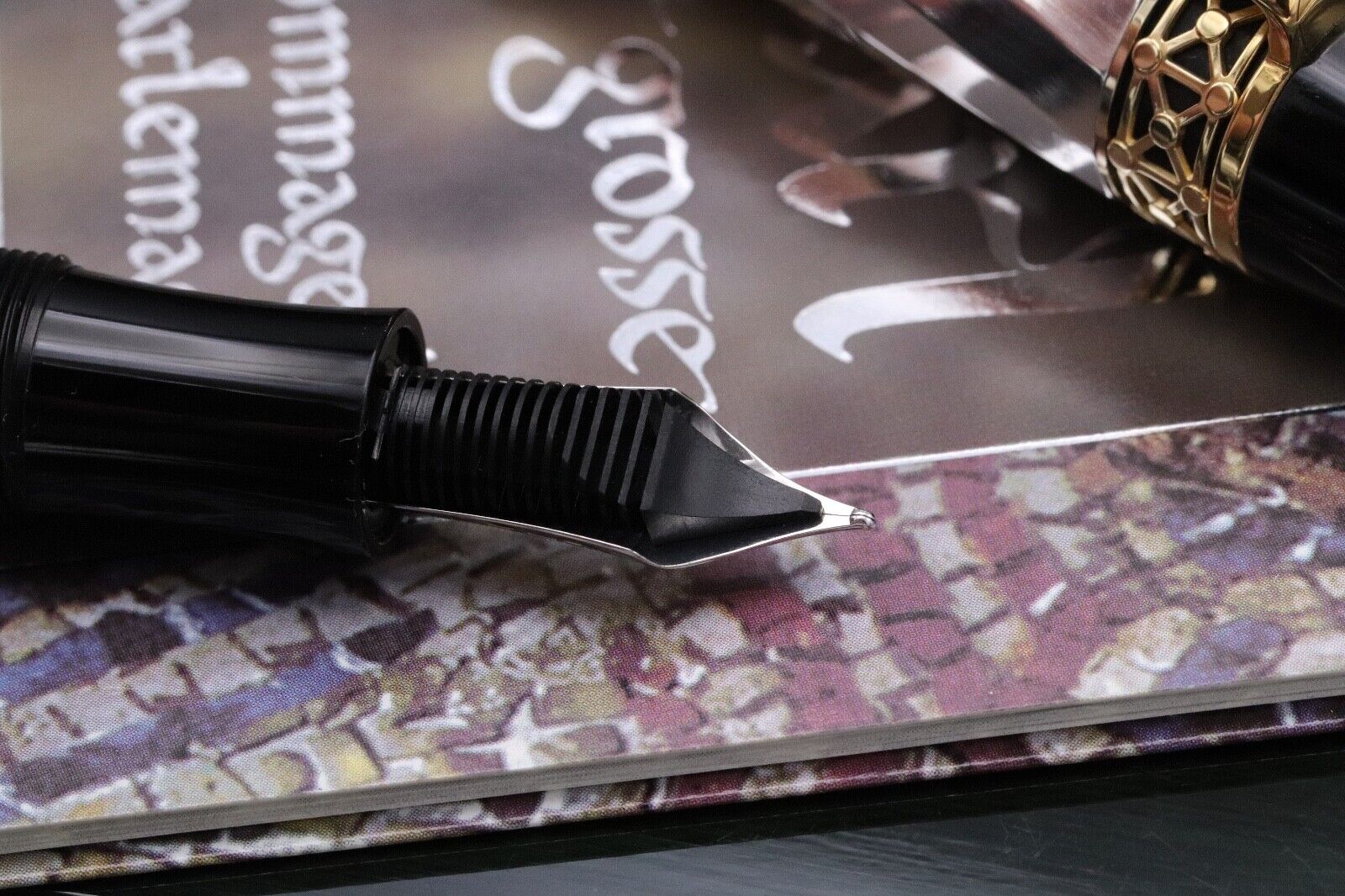 Montblanc Patron Of Art Karl Der Grosse Charlemagne 4810 Fountain Pen – UNUSED image 4