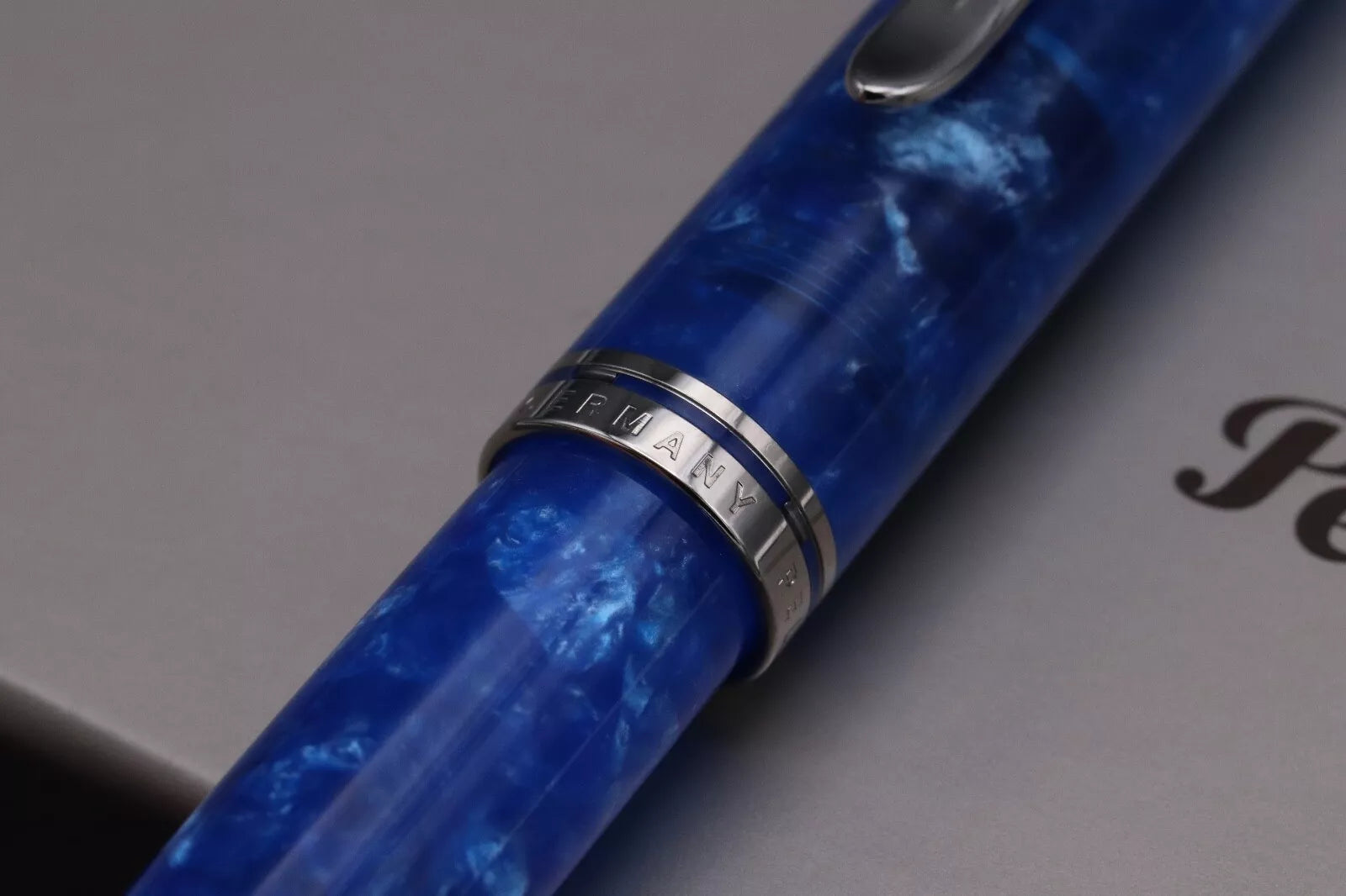 Pelikan Souveran M805 Vibrant Blue Special Edition Fountain Pen image 5