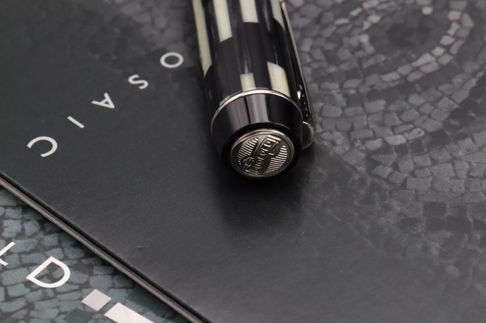 Parker Duofold Centennial Black Mosaic Fountain Pen image 6