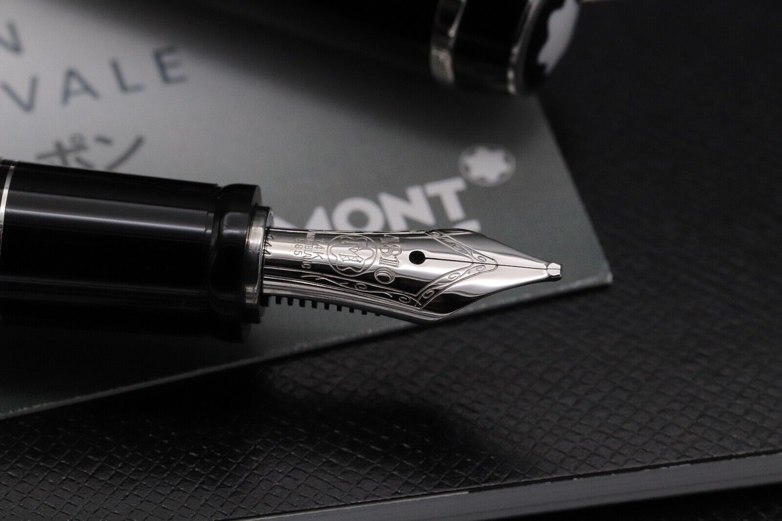 Montblanc Boheme Platinum Line No Stone Fountain Pen - Broad Nib image 2