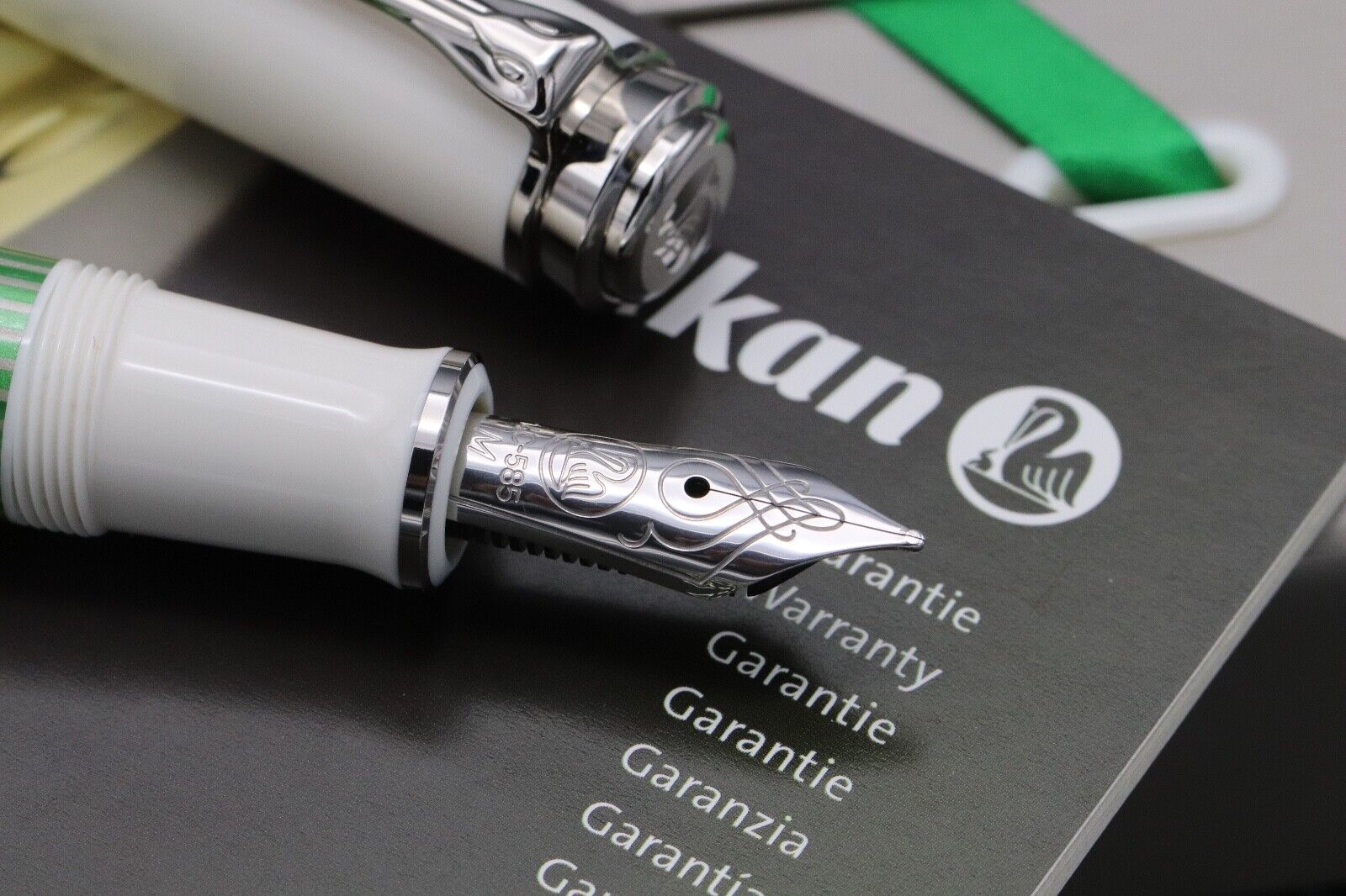 Pelikan Souveran M605 Green White Fountain Pen image 2