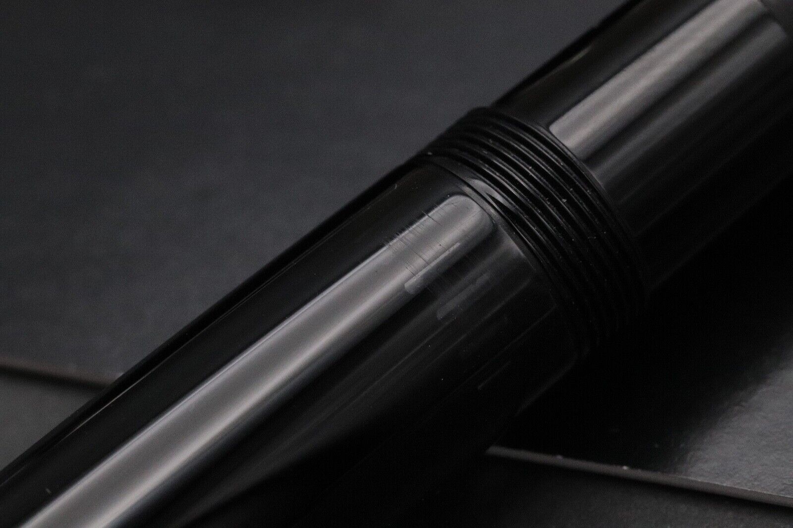 Montblanc Meisterstuck 149 Platinum-Coated Fountain Pen - Fine Nib image 3