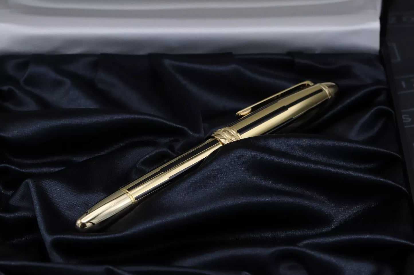 Montblanc Meisterstuck 146 LeGrand Black Gold Solitaire Fountain Pen - UNUSED image 7