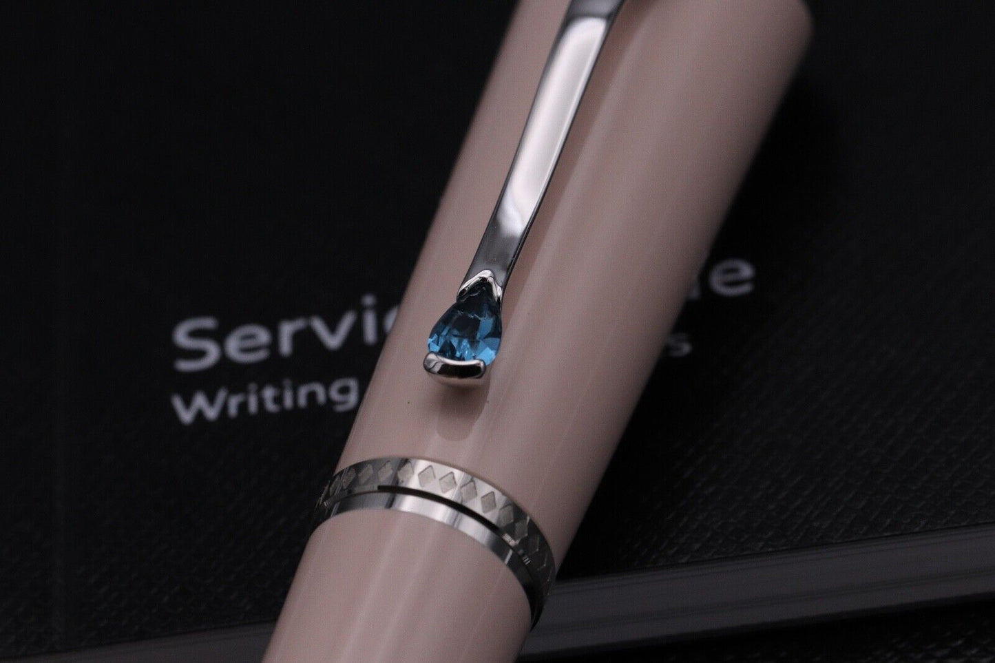 Montblanc Muses Poudre Special Edition Fountain Pen image 6