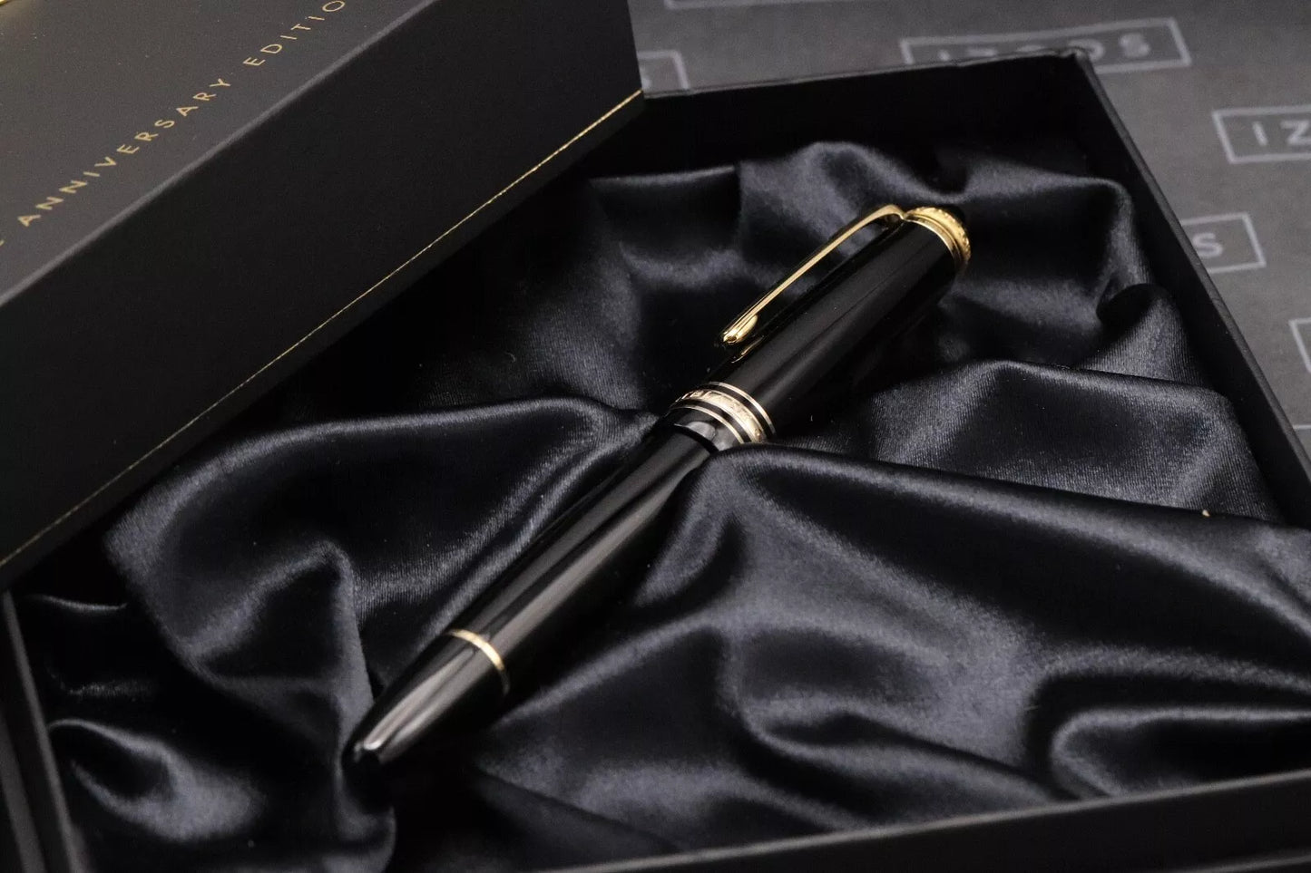 Montblanc Meisterstuck 147 Traveller 75th Anniversary SE Fountain Pen image 8