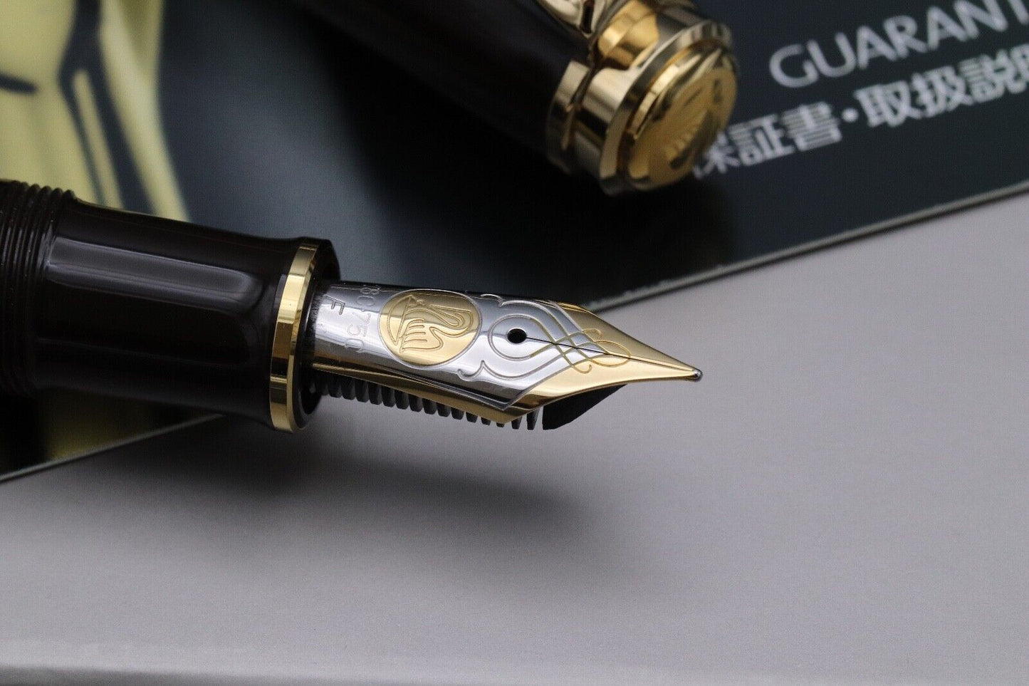 Pelikan Souveran M800 Brown Black Special Edition Fountain Pen - Fine Nib image 2