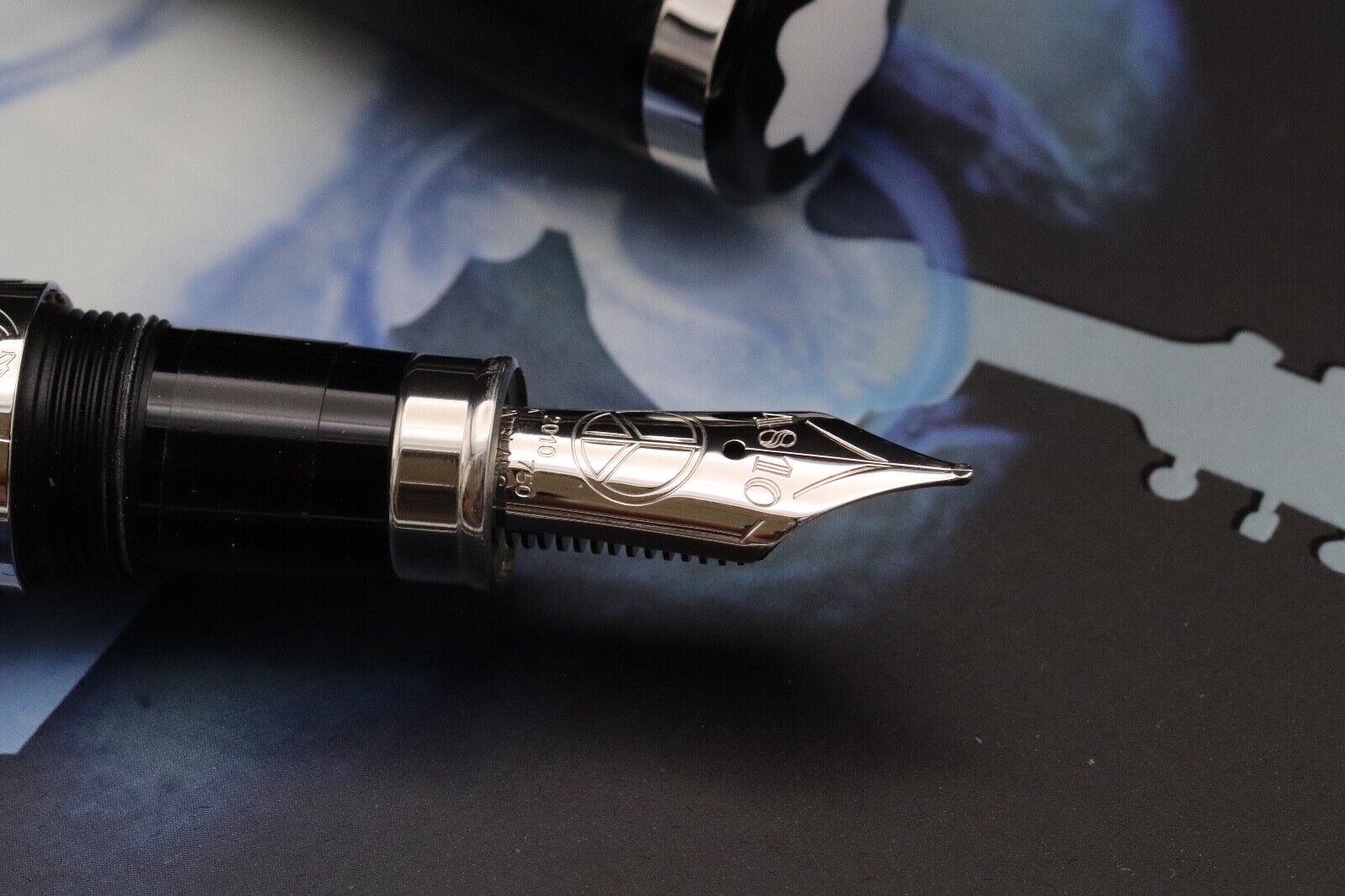 Montblanc Donation Series John Lennon Special Edition Fountain Pen - NEVER INKED image 2