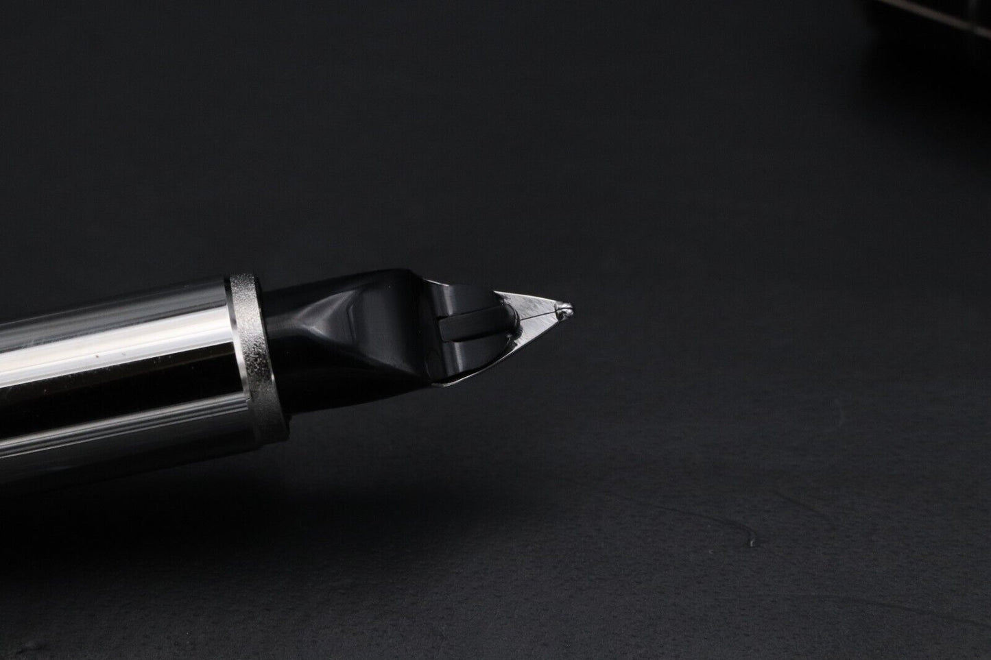 Montblanc Starwalker Rubber Platinum Fountain Pen image 3