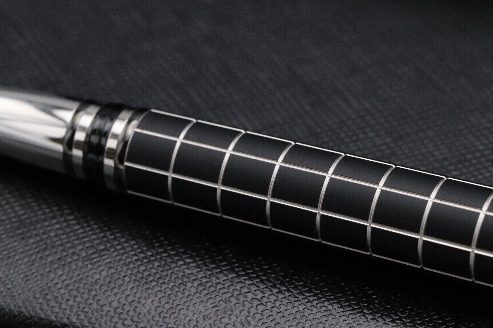 Montblanc Starwalker Rubber Platinum Fountain Pen - Serviced by MB Sept 2024 image 3