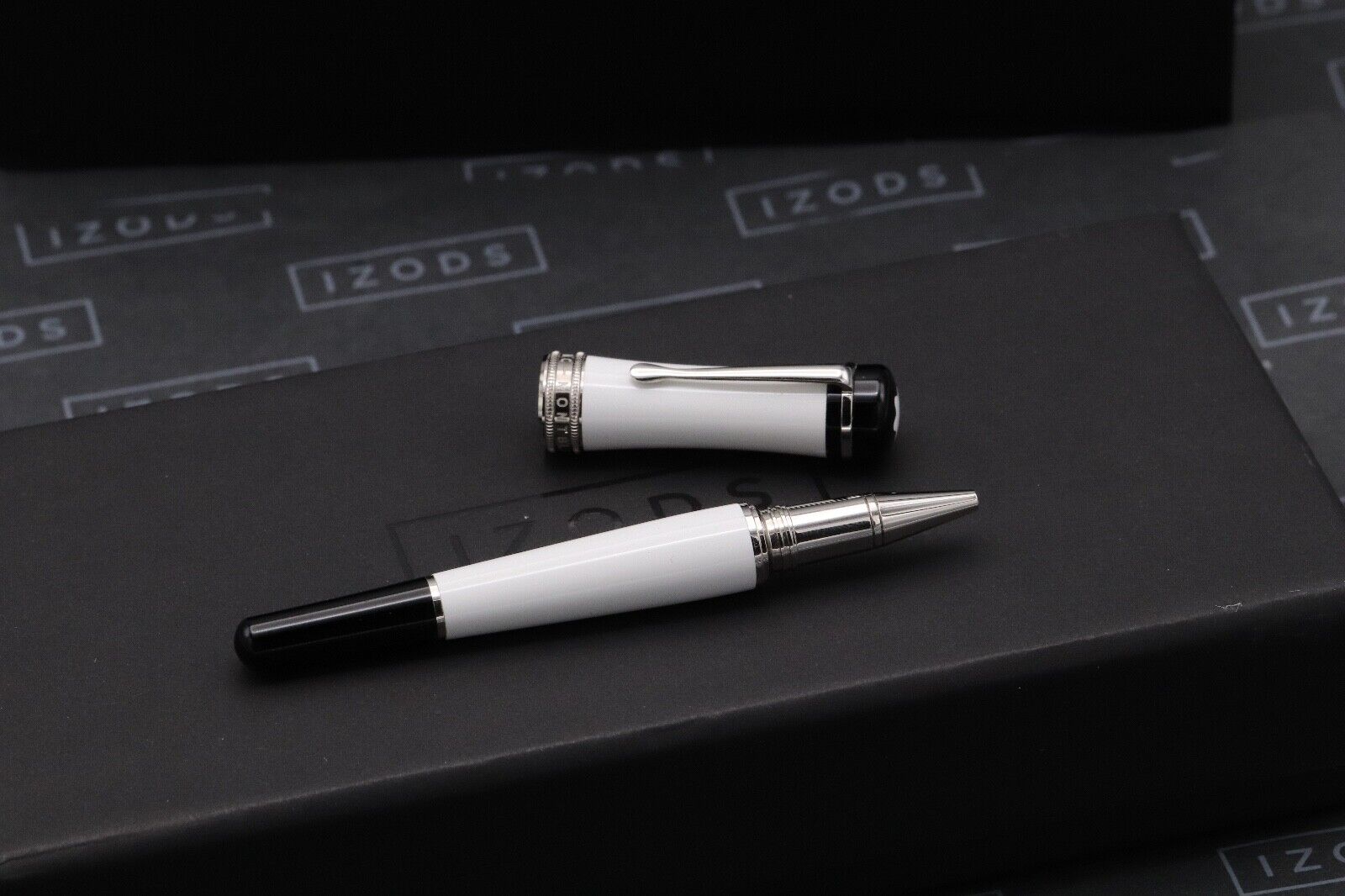 Montblanc Bonheur Rollerball Pen image 1
