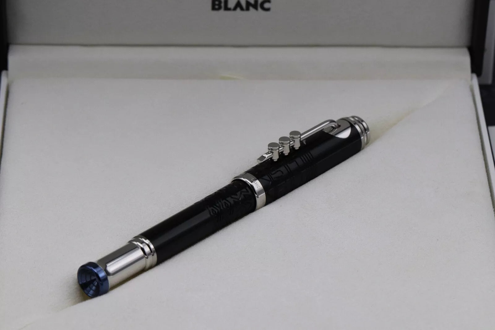Montblanc Great Characters Miles Davis Special Edition Rollerball Pen image 10