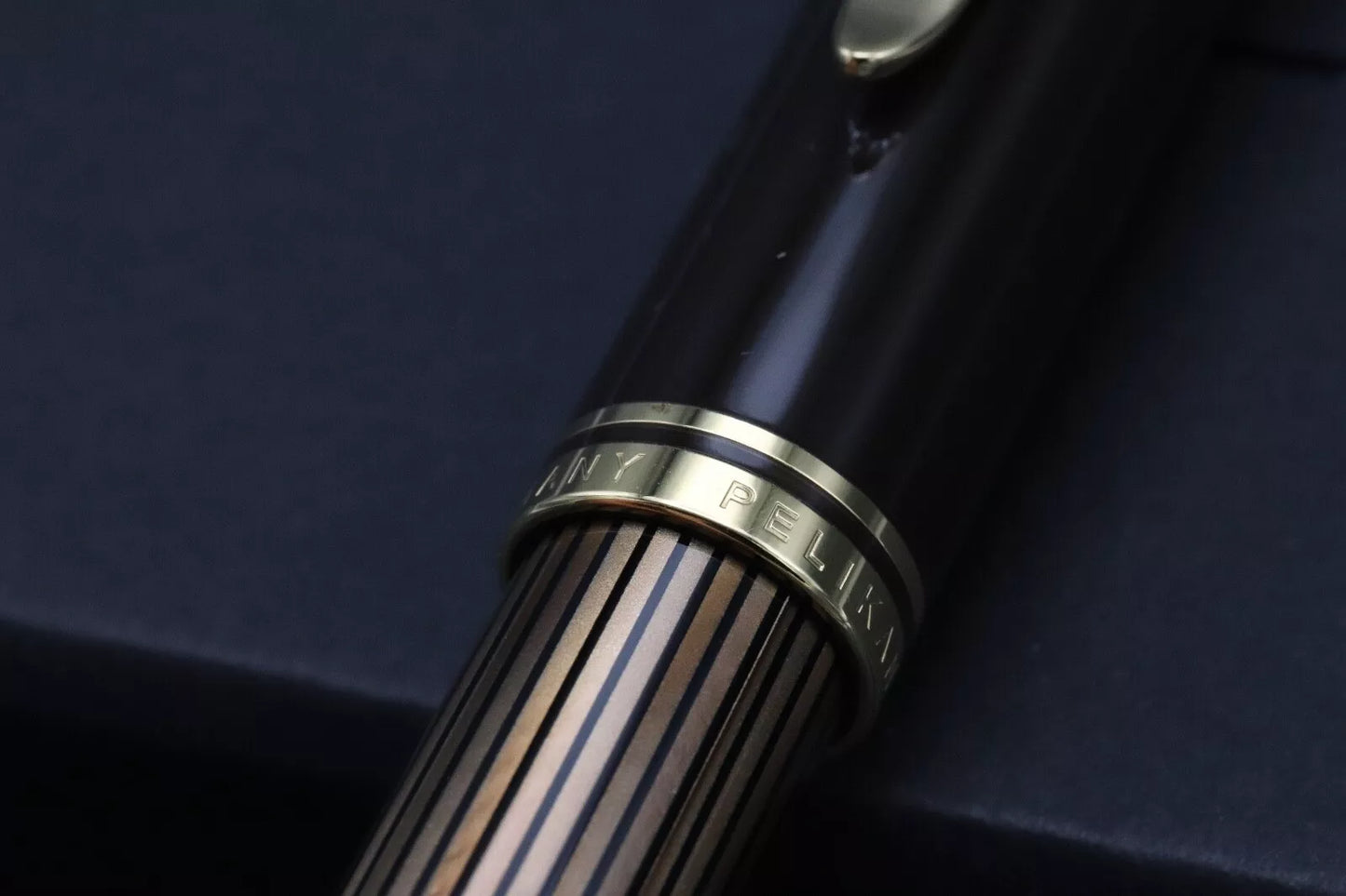 Pelikan Souveran M800 Brown Black Special Edition Fountain Pen - EF Nib image 2