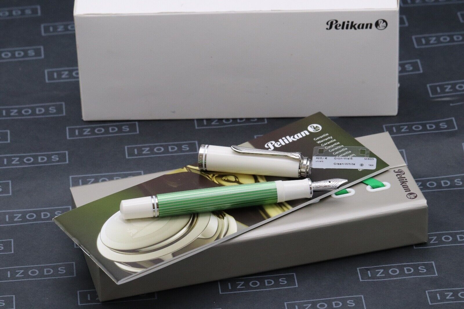 Pelikan Souveran M605 Green White Fountain Pen - Broad Nib image 0