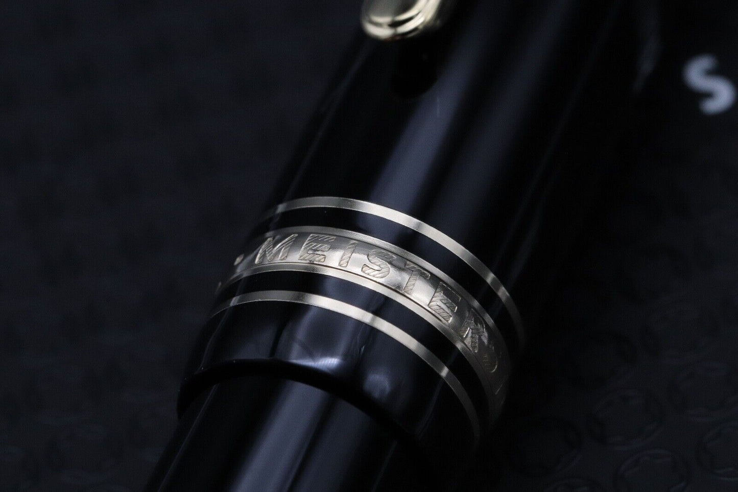 Montblanc Meisterstuck 147 Traveller Gold Coated Fountain Pen with Pouch image 4