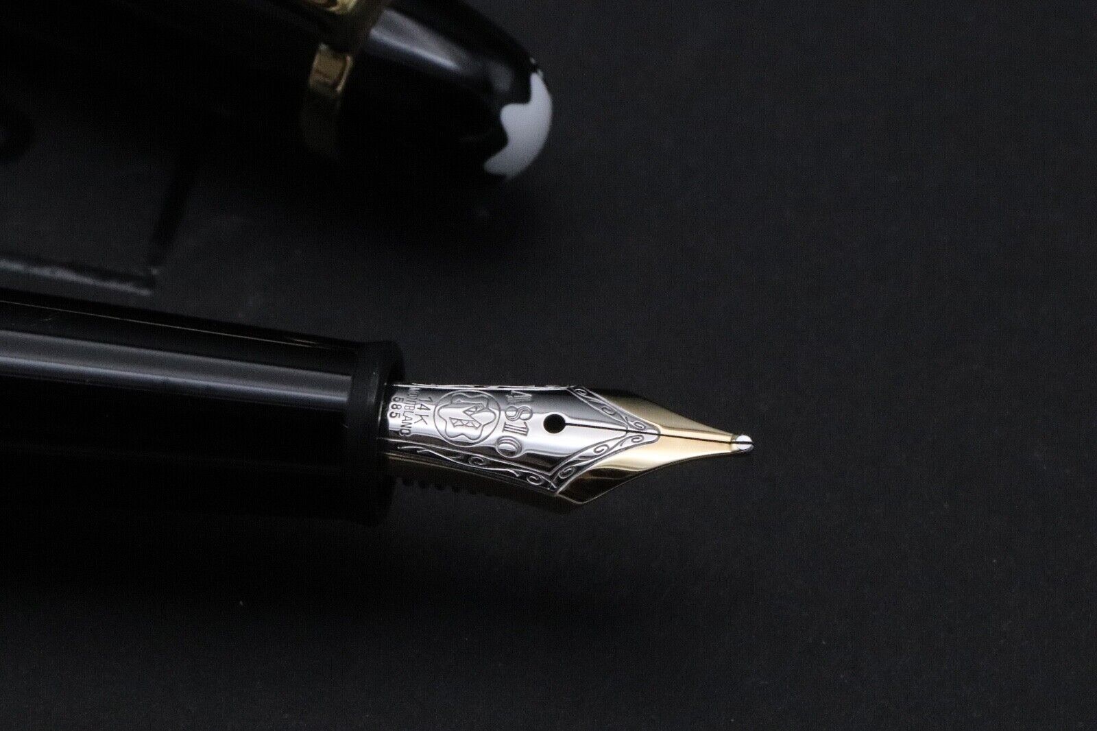 Montblanc Meisterstuck 145 Classique Gold Coated Fountain Pen image 2