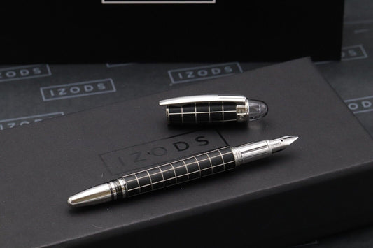 Montblanc Starwalker Rubber Platinum Fountain Pen - Broad Nib image 1