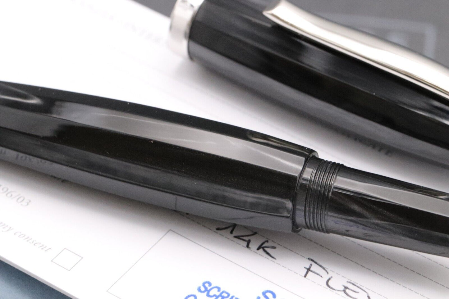 SCRIBO Feel Vulcano Fountain Pen - 14k Flex EF Nib image 3