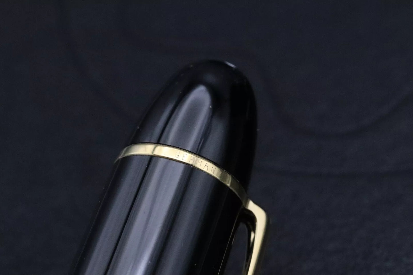 Montblanc Meisterstuck 149 Gold-Coated Fountain Pen image 6