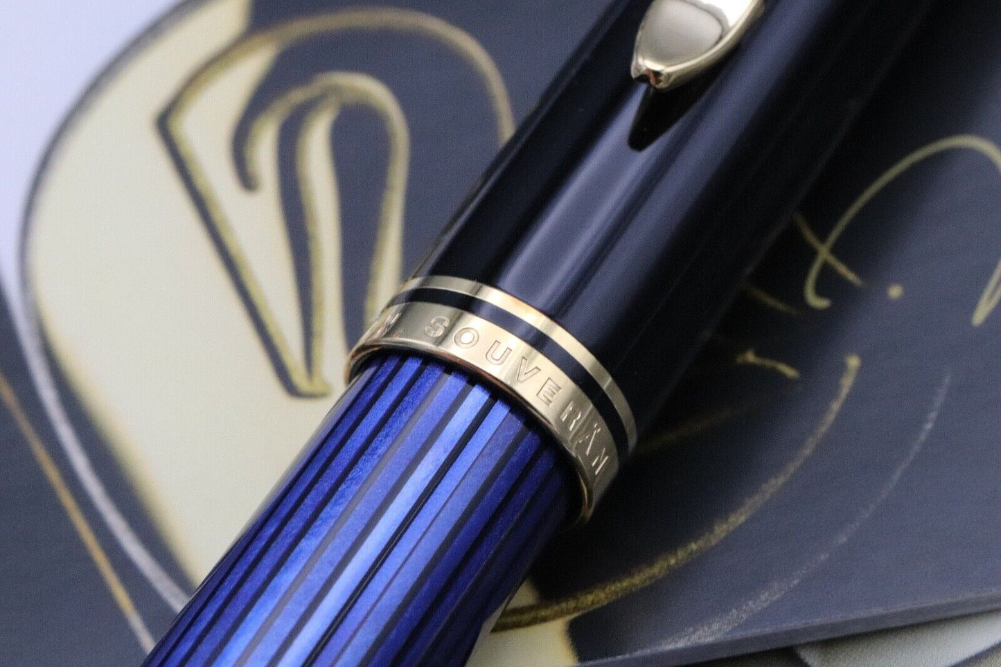 Pelikan Souveran M600 Blue Black Fountain Pen image 3