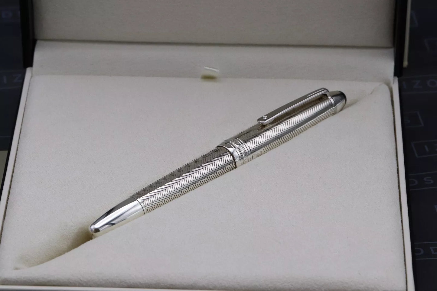 Montblanc Meisterstuck LeGrand Silver Barley Diamond Fountain Pen image 10