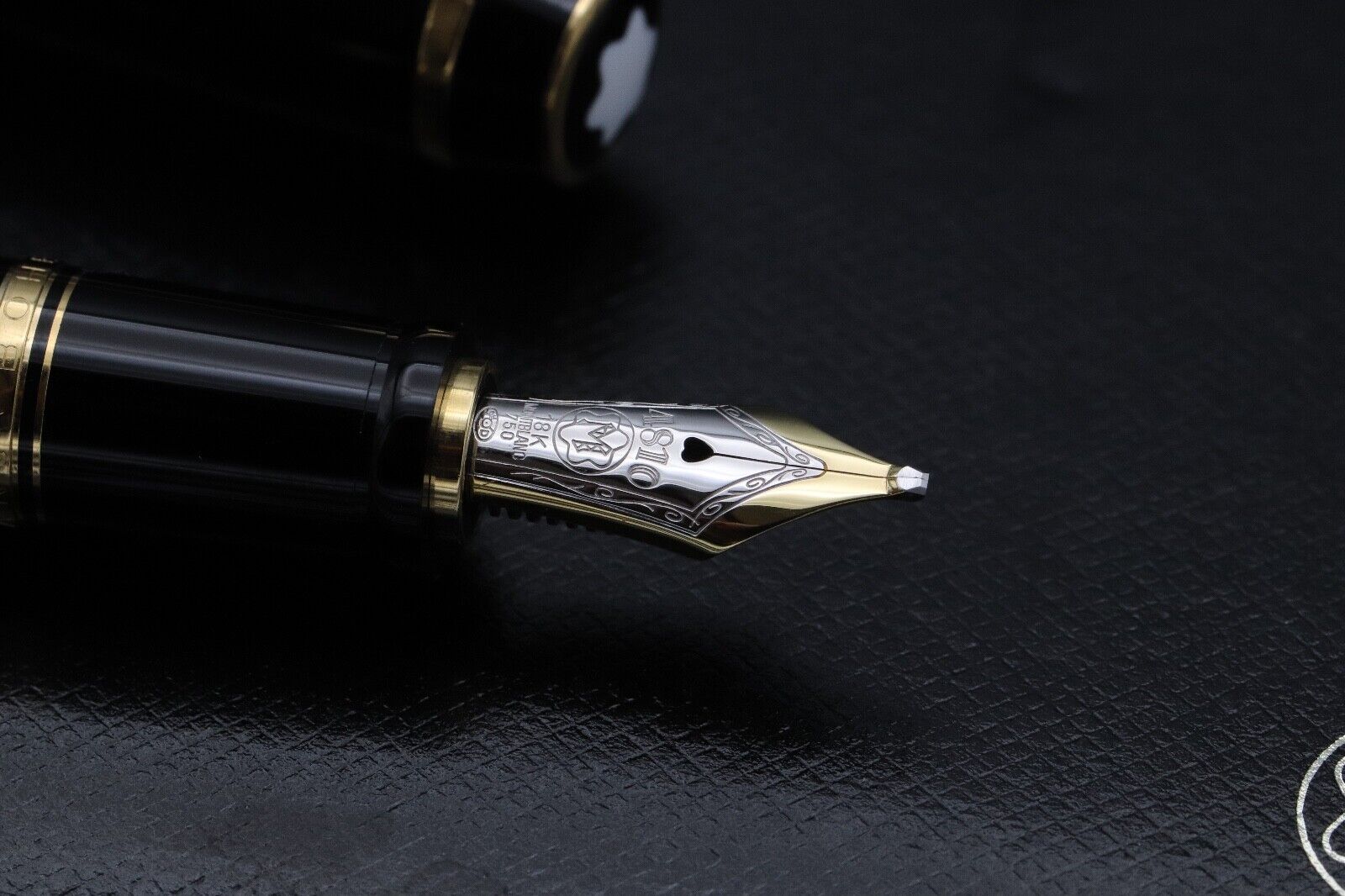 Montblanc Boheme Je T'aime Fountain Pen - Broad Nib image 2