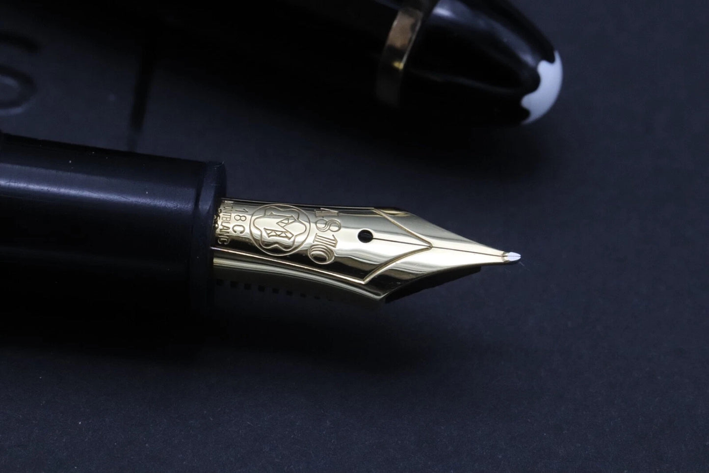 Montblanc Meisterstuck 146 LeGrand Gold Coated Fountain Pen - 18c Monotone Nib image 5